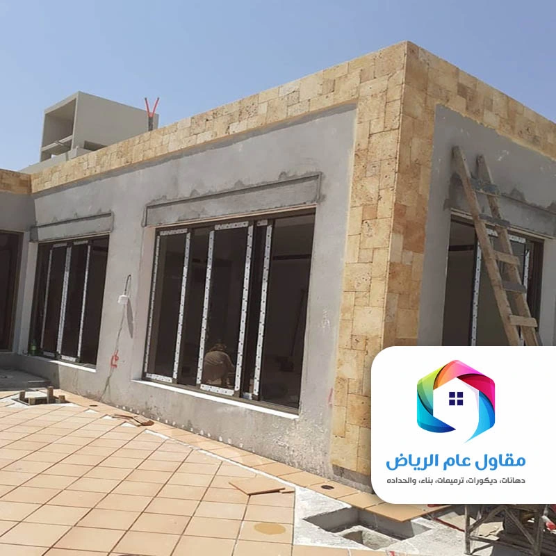 بناء ملحق مع الحمام في الحوش الرياض